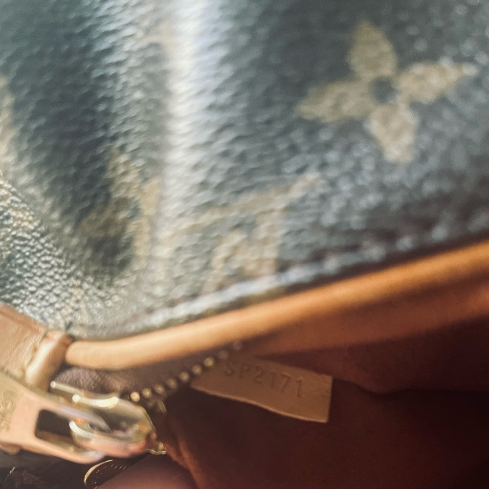 Louis Vuitton Monogram Olympe - Picture 13 of 15